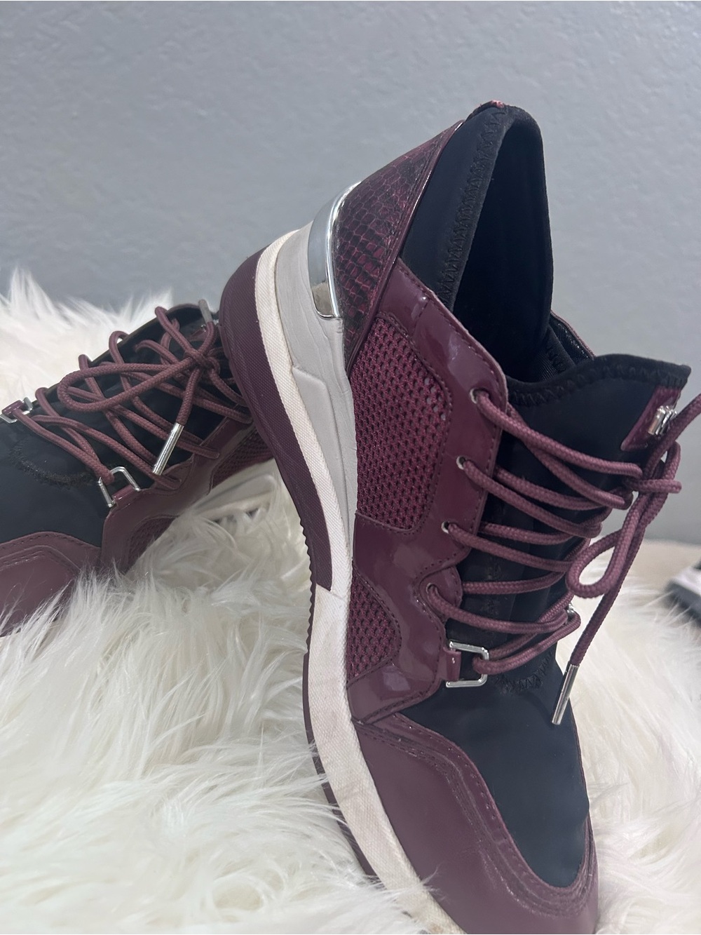 Michael Kors Sneakers in Burgundy and Black size 8.5 women - Picture 2 of 9